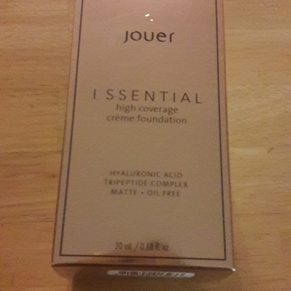 Jouer foundation and concealer together. Unused.